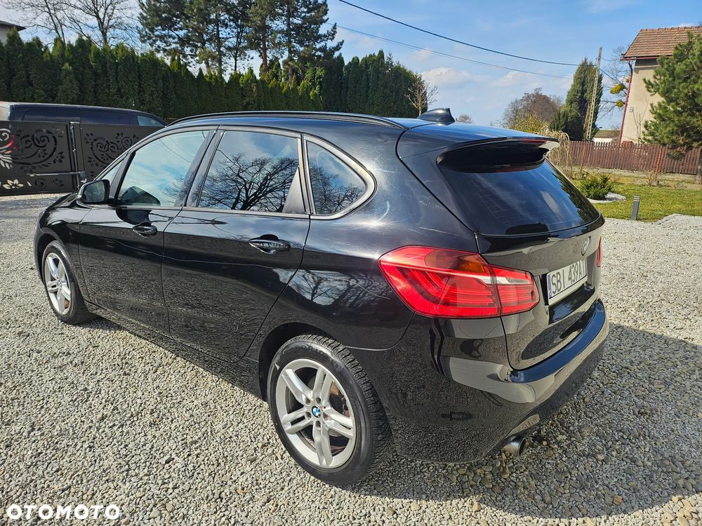 BMW Seria 2 216d Sport Line - 4