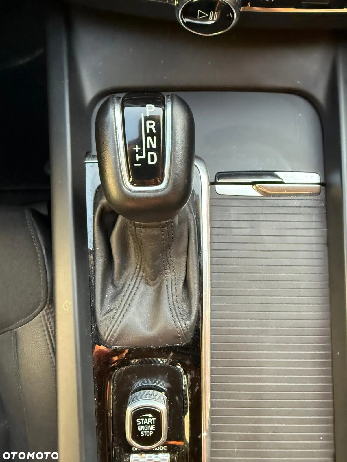 Volvo XC 60 T4 Momentum - 17