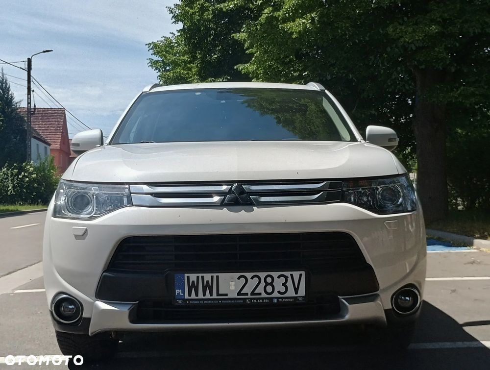 Mitsubishi Outlander 2.2 DID Instyle Navi - 3