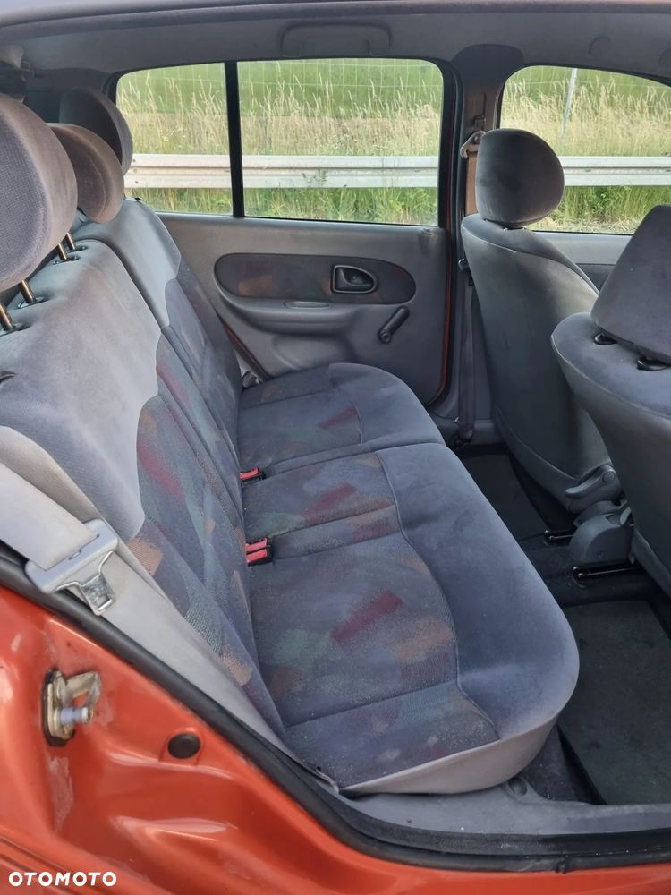 Renault Clio - 14