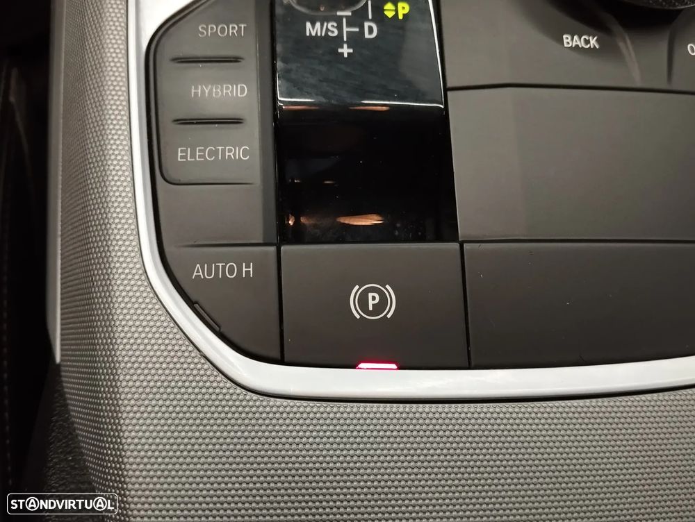 BMW 320 e Touring Corporate Edition Auto - 40