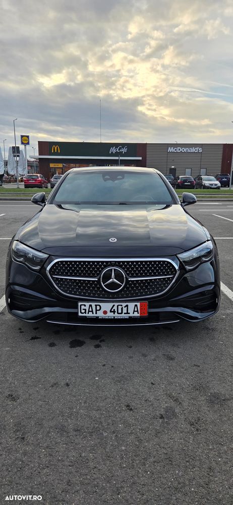 Mercedes-Benz E 220 d 4Matic 9G-TRONIC Edition AMG Line - 9