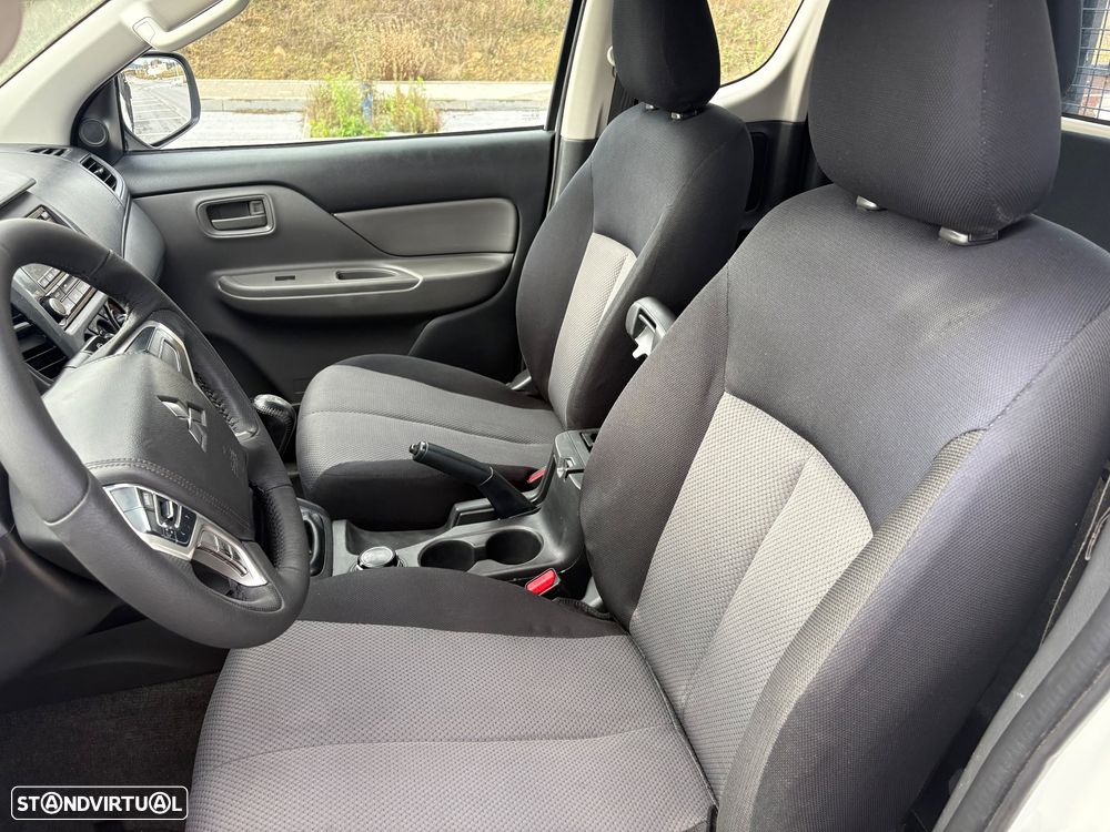 Mitsubishi L200 2.4 DI-D CD Campera Space Cab 3L 4WD - 16