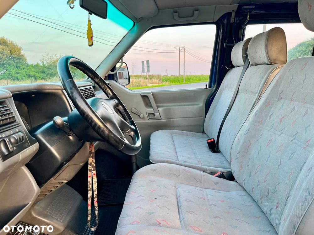Volkswagen Transporter - 8