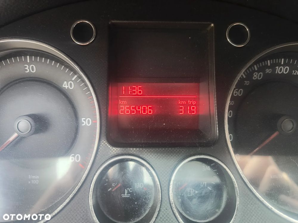 Volkswagen Passat 2.0 TDI Comfortline - 7
