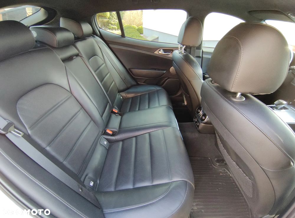 Kia Stinger 2.0 T-GDI GT Line - 18