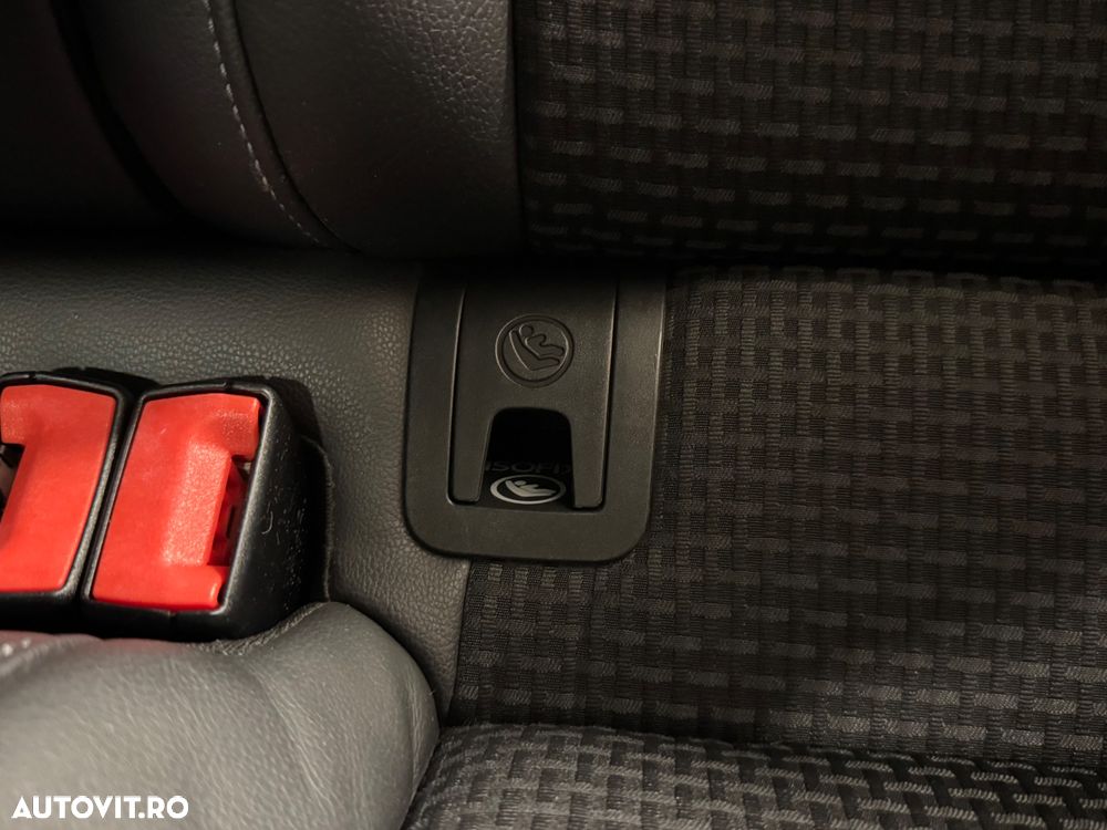 Volkswagen Golf 2.0 TDI DPF BlueMotion Technology Style - 22