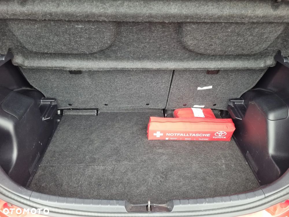 Toyota Yaris 1.33 Premium EU6 - 21