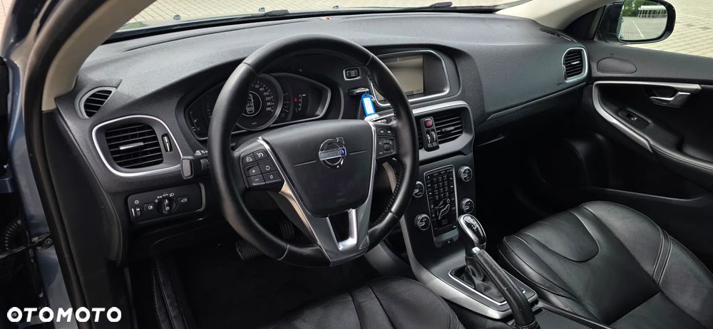 Volvo V40 D3 Momentum - 9