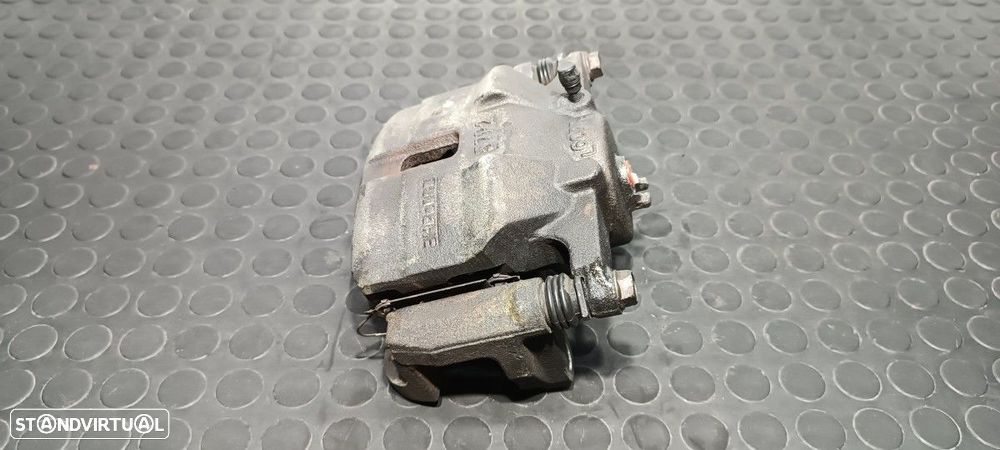 PINÇA DE TRAVÃO FRENTE ESQUERDA NISSAN X-TRAIL (T32) ACENTA - 1