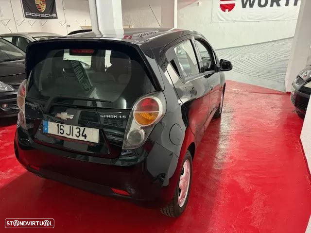 Chevrolet Spark 1.0 L - 4