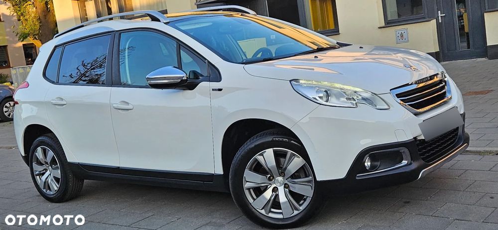 Peugeot 2008 1.2 Pure Tech Style S&S - 19