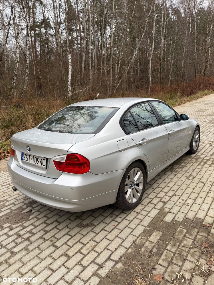 BMW Seria 3 320i - 12