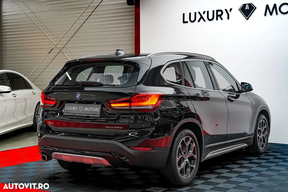 BMW X1 xDrive25e xLine - 11