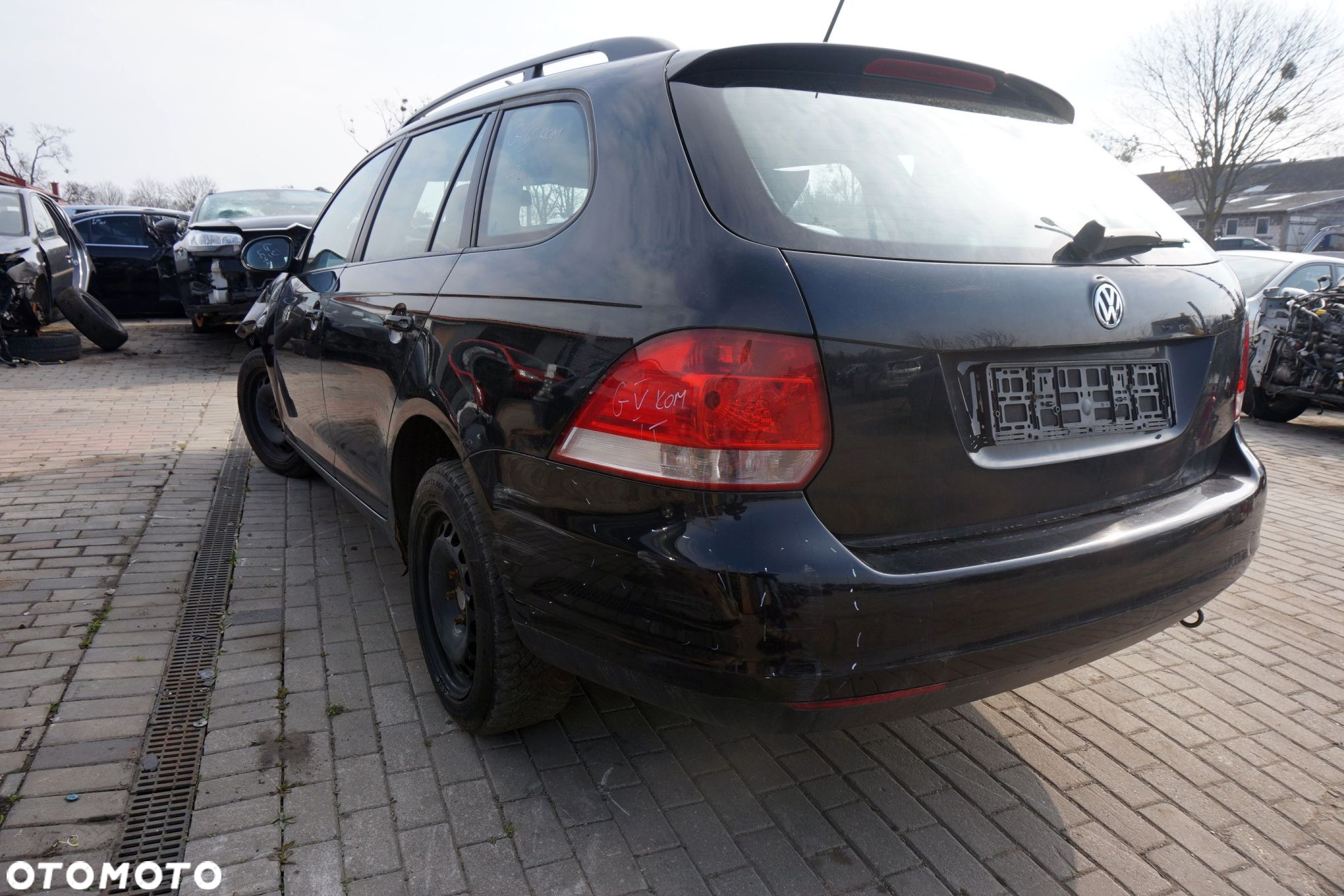VOLKSWAGEN GOLF V KOMBI 2008 LC9X 1.9 TDI BXE 105KM JCR CZARNY na części - 3