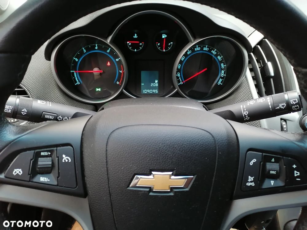 Chevrolet Cruze 1.6 LT - 11