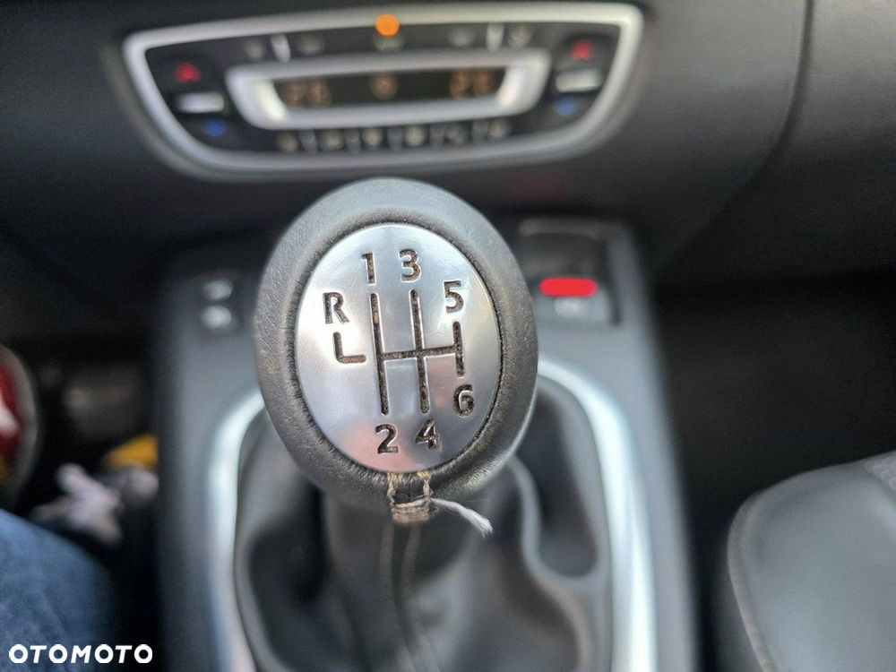 Renault Scenic 1.4 16V TCE Bose Edition - 27