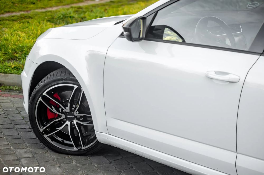 Skoda Octavia 2.0 TSI DSG RS 230 - 12