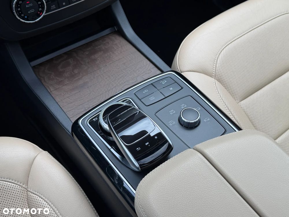 Mercedes-Benz GLS 350 d 4-Matic - 23