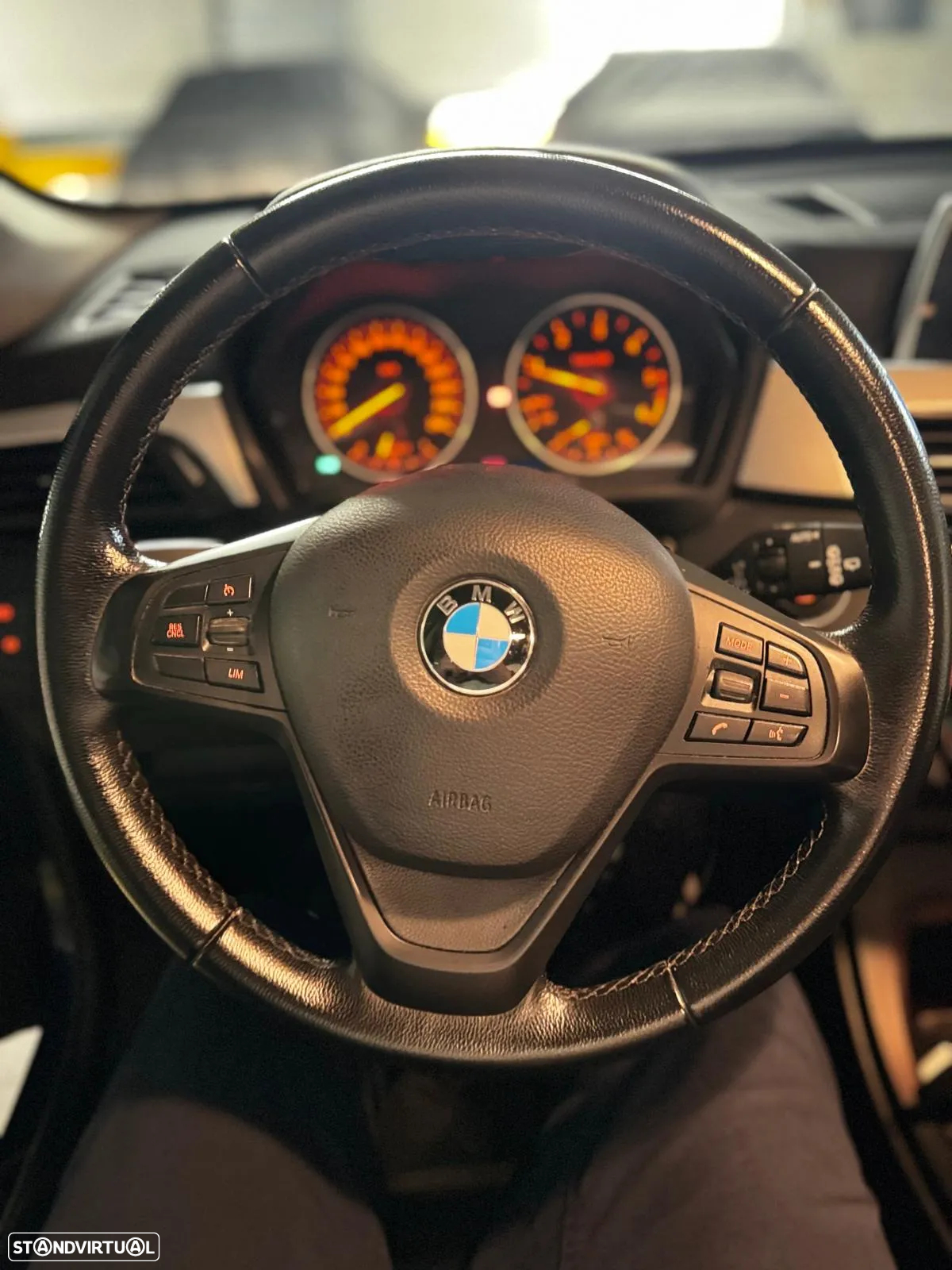 BMW X1 18 d xDrive - 19