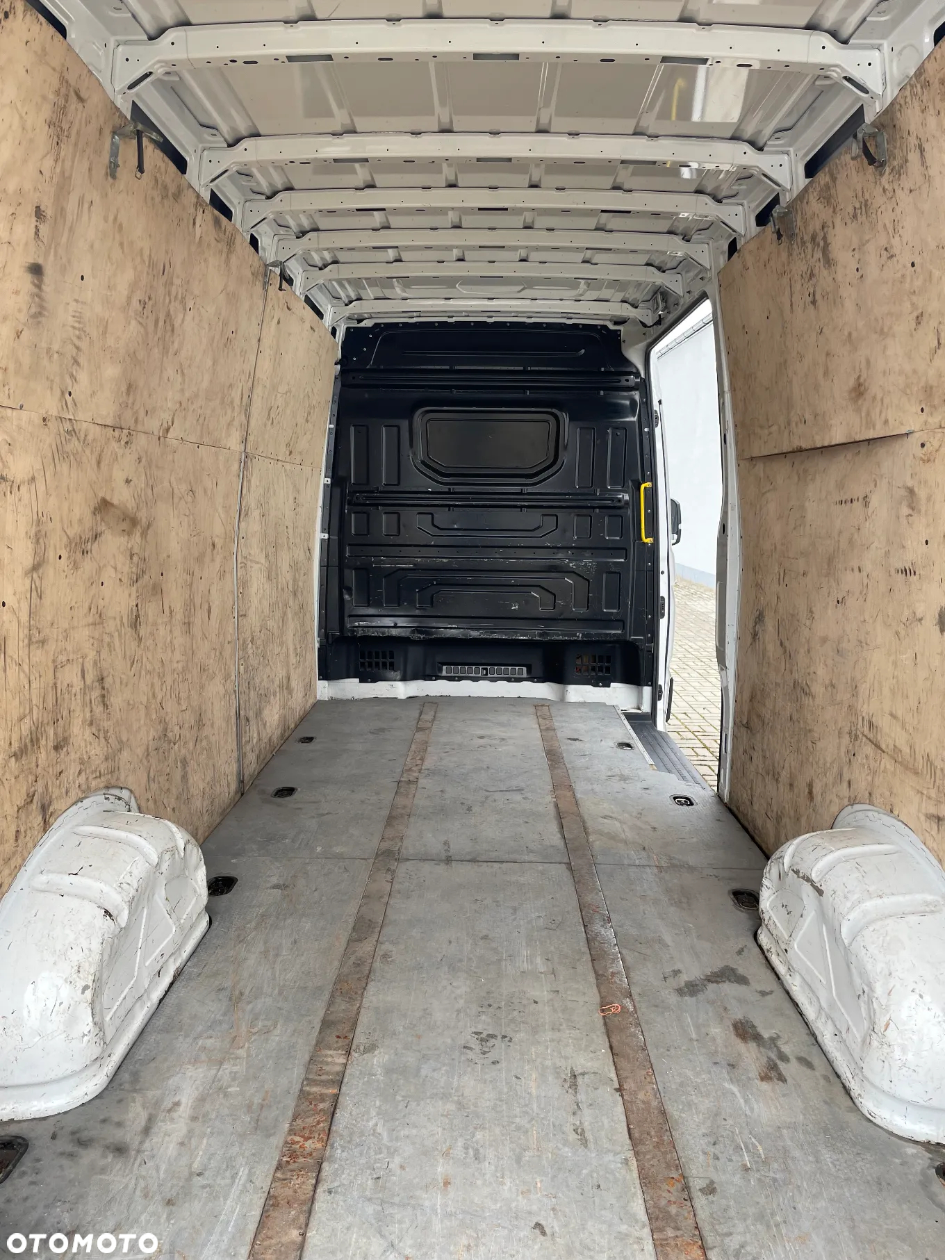 Volkswagen Crafter - 12