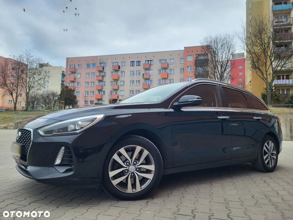 Hyundai i30 blue Kombi 1.6 CRDi YES Gold - 18