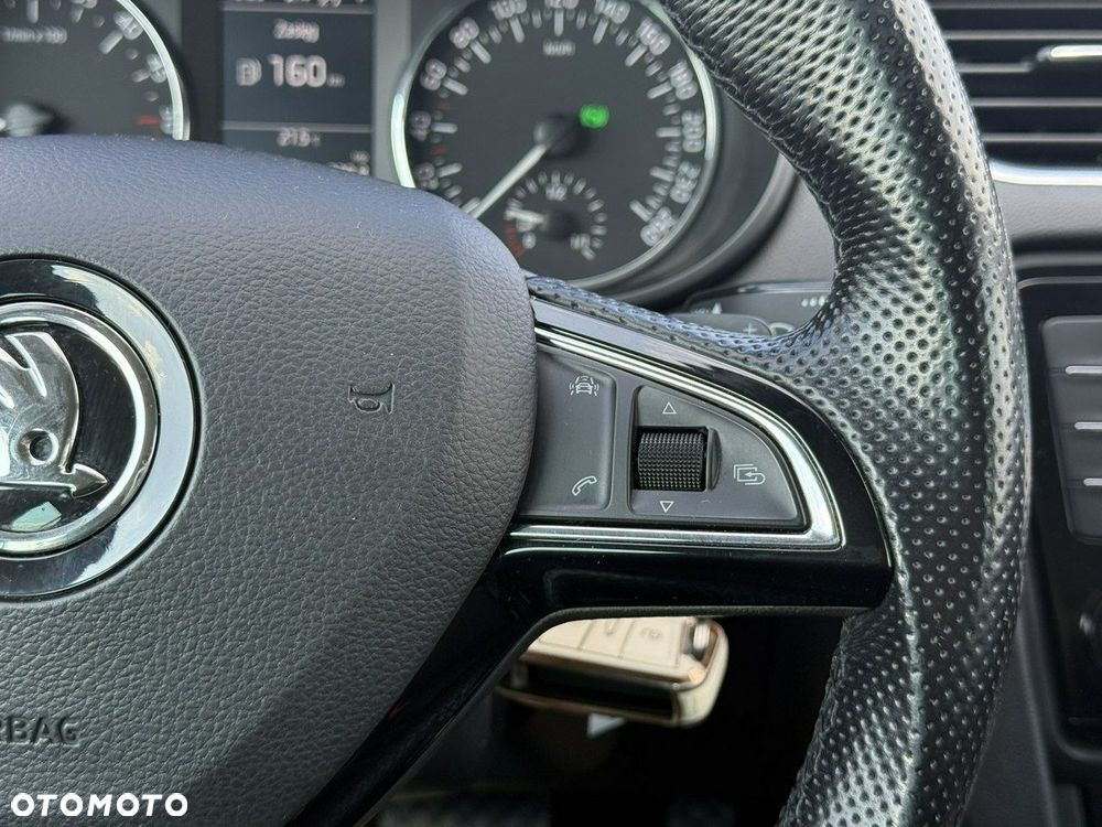 Skoda Octavia Combi 2.0 TDI DSG Style - 22