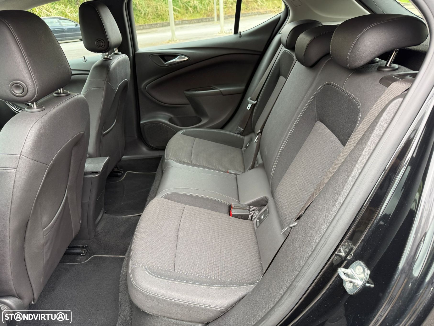 Opel Astra 1.6 CDTI Dynamic Sport S/S - 9