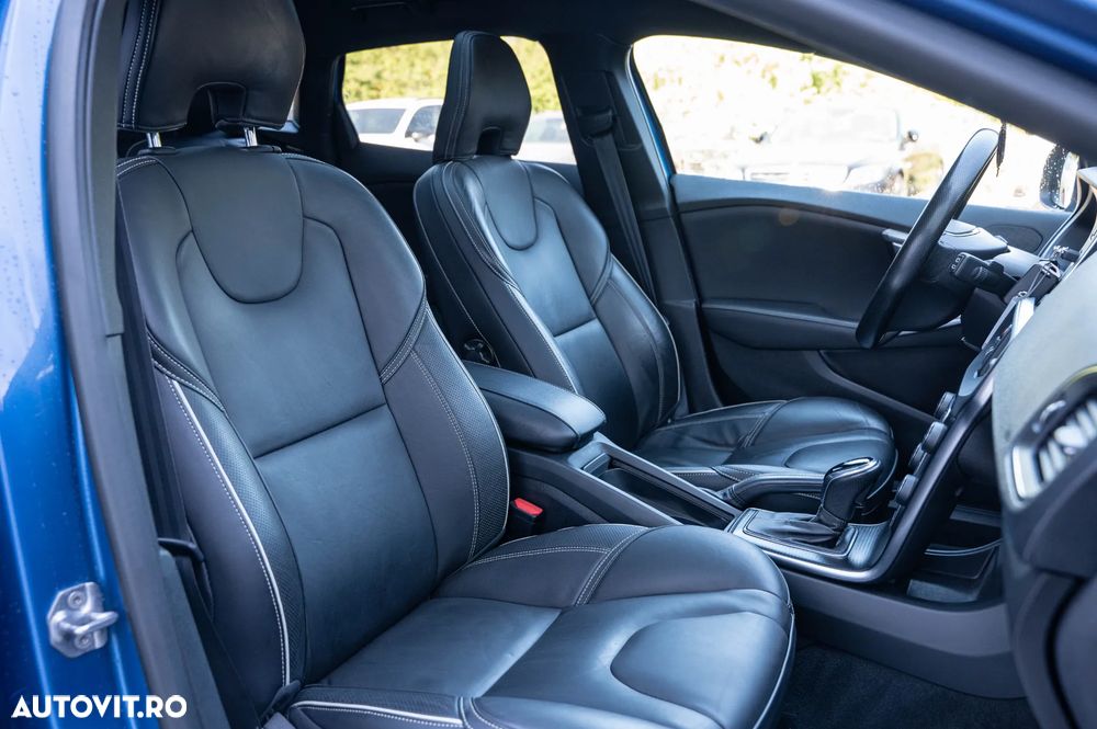 Volvo V40 T3 Geartronic RDesign - 11