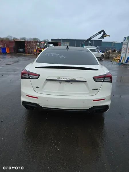 Maserati Ghibli Modena S Q4 - 12