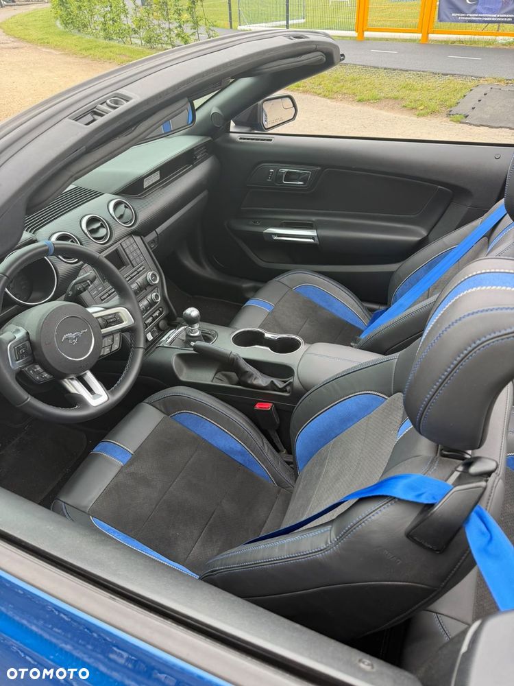 Ford Mustang - 6