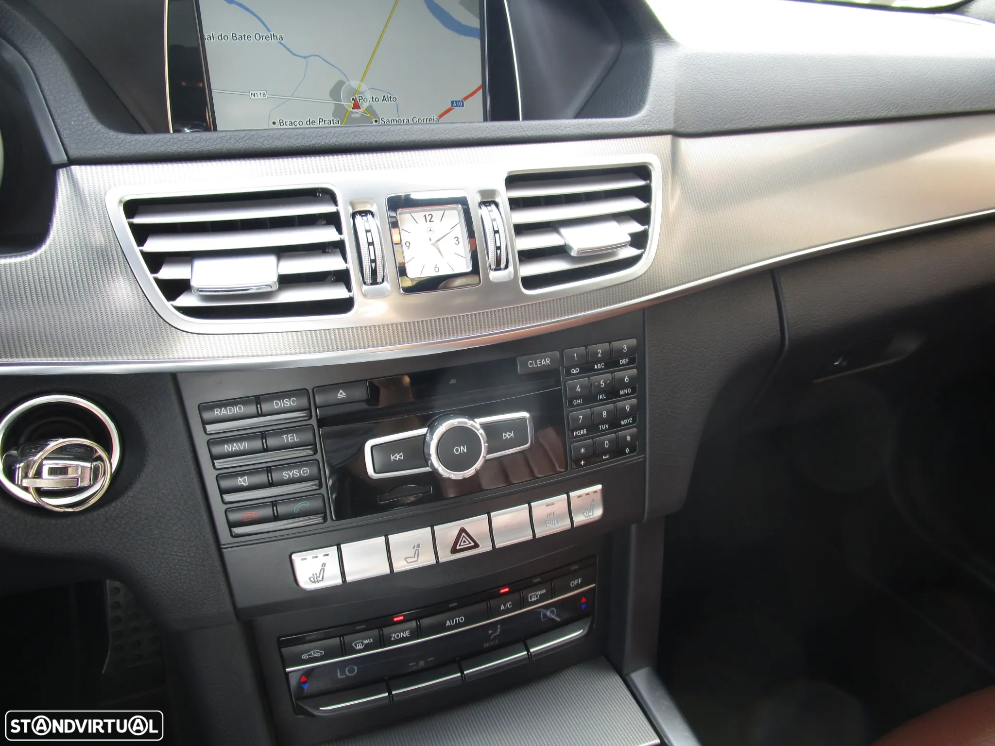 Mercedes-Benz E 300 Bluetec Hybrid Avantgarde - 35