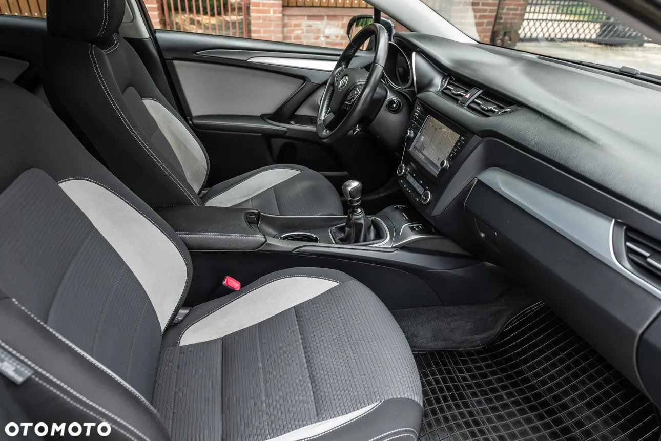 Toyota Avensis 2.0 D-4D Premium - 28