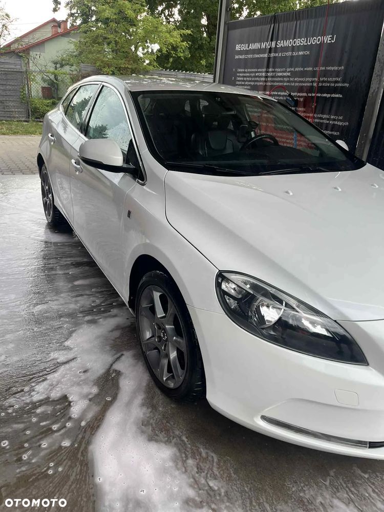 Volvo V40 D2 Drive-E Momentum - 6