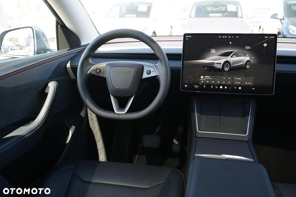 Tesla Y 83.1kWh Long Range AWD - 12