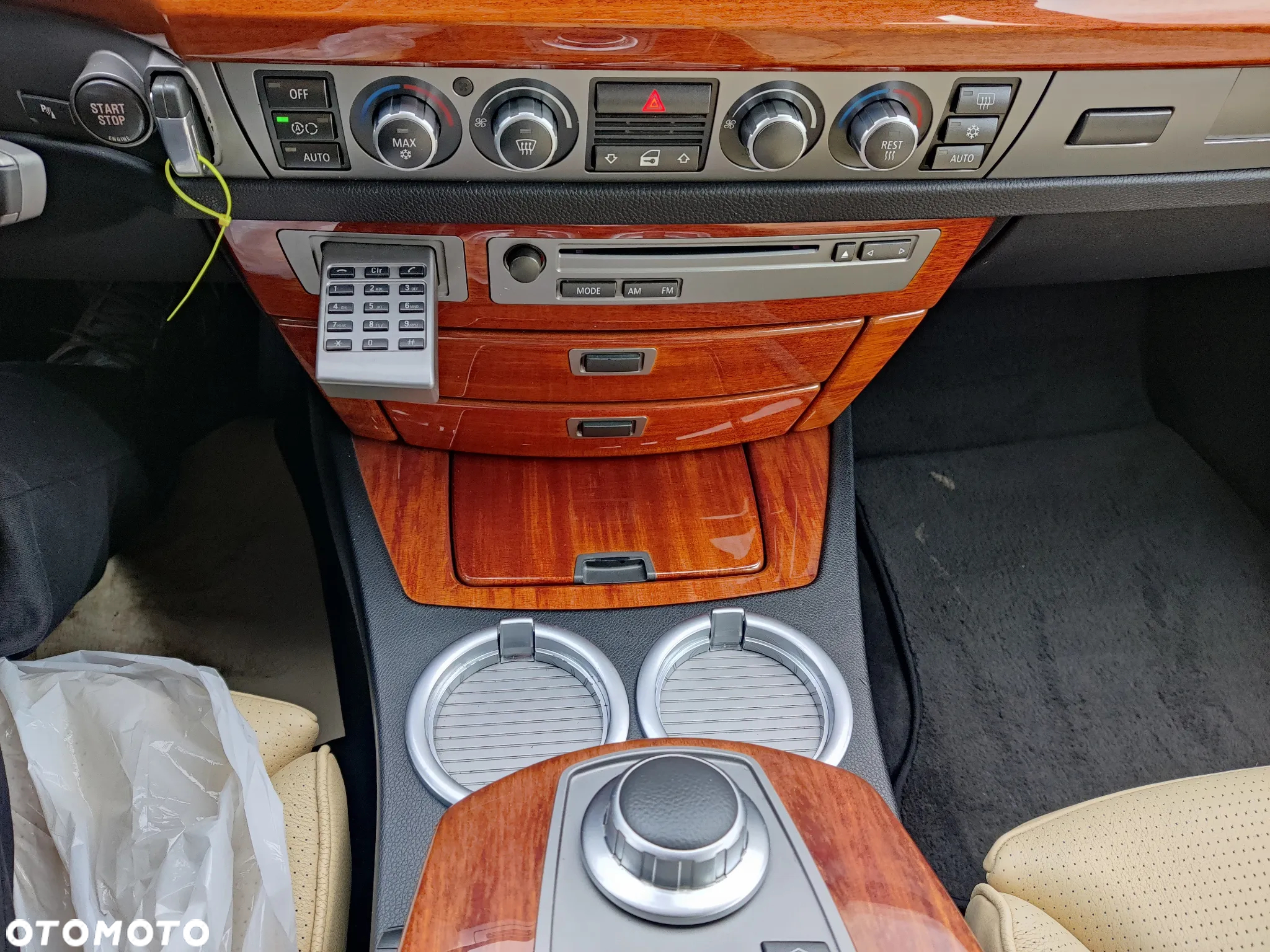 BMW Seria 7 750i - 16