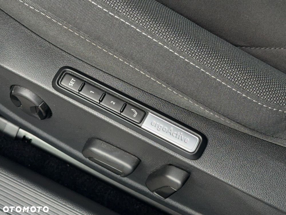 Volkswagen Golf Variant - 28