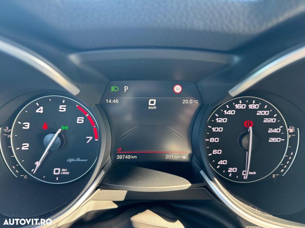 Alfa Romeo Stelvio - 8