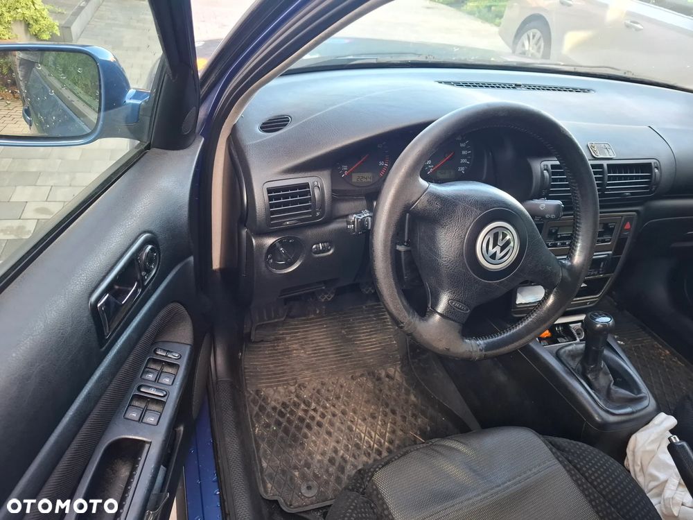Volkswagen Passat 1.9 TDI Highline - 8