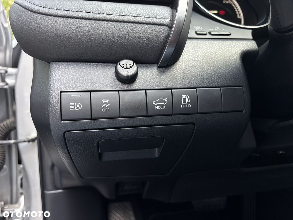 Toyota Camry 2.5 Hybrid Comfort CVT - 21