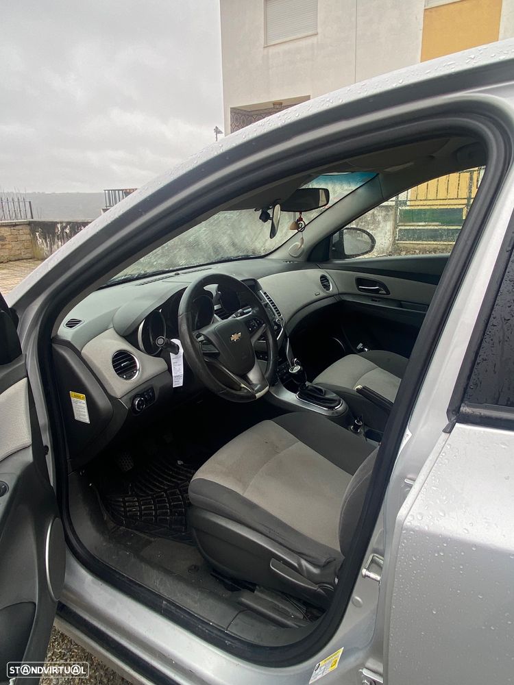 Chevrolet Cruze 1.6 LS - 10