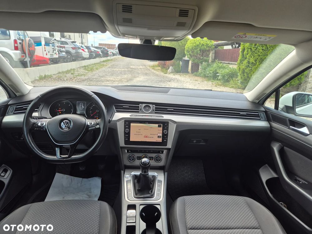 Volkswagen Passat 2.0 TDI SCR Highline - 16