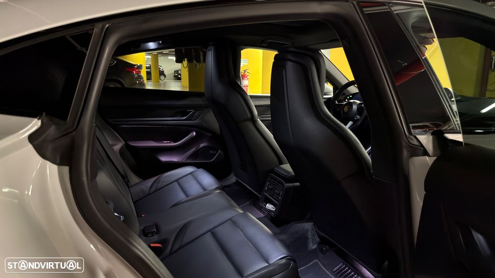 Porsche Taycan 4S - 14