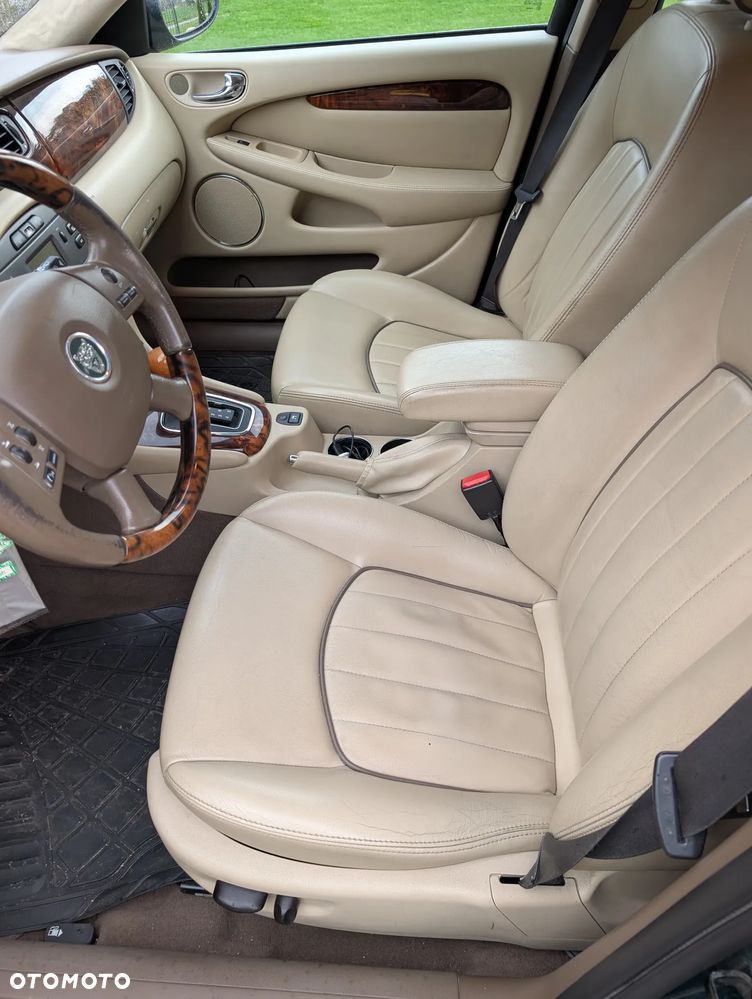 Jaguar X-Type ver-3-0-v6-4x4-executive - 6