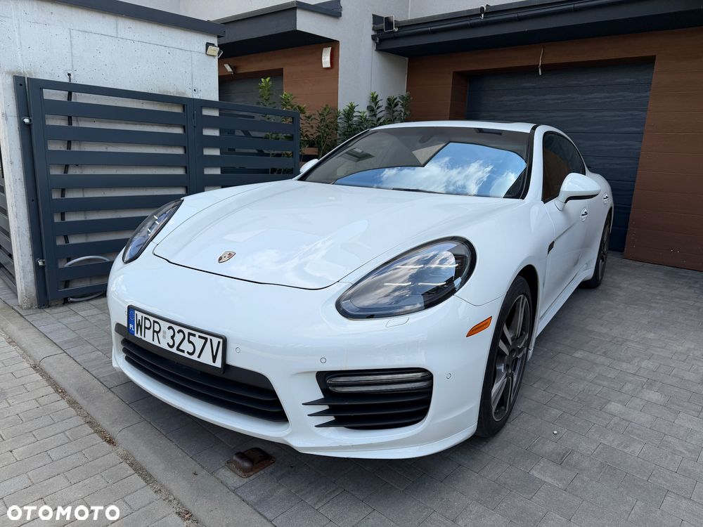 Porsche Panamera GTS PDK - 2