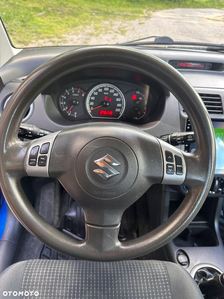 Suzuki Swift - 12