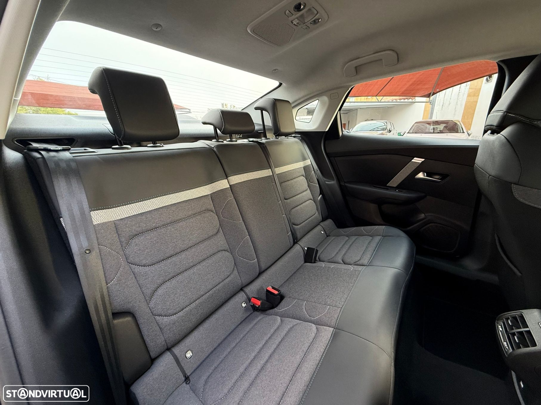 Citroën C4 X 1.2 PureTech Feel Pack EAT8 - 7