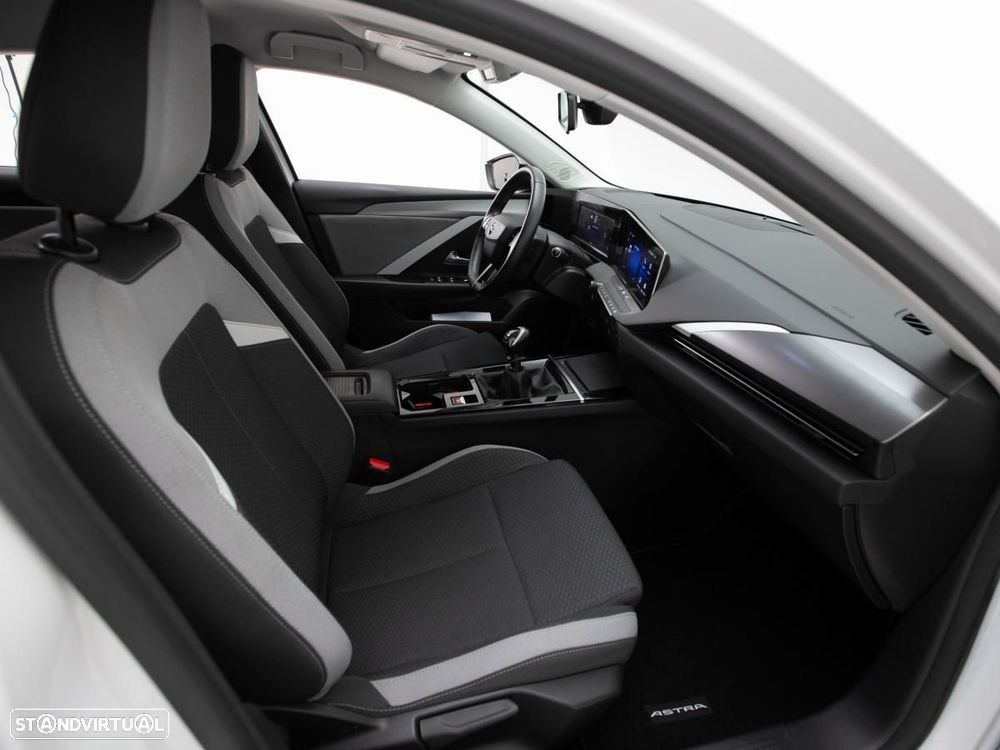 Opel Astra 1.5 D Business — fotografia 9