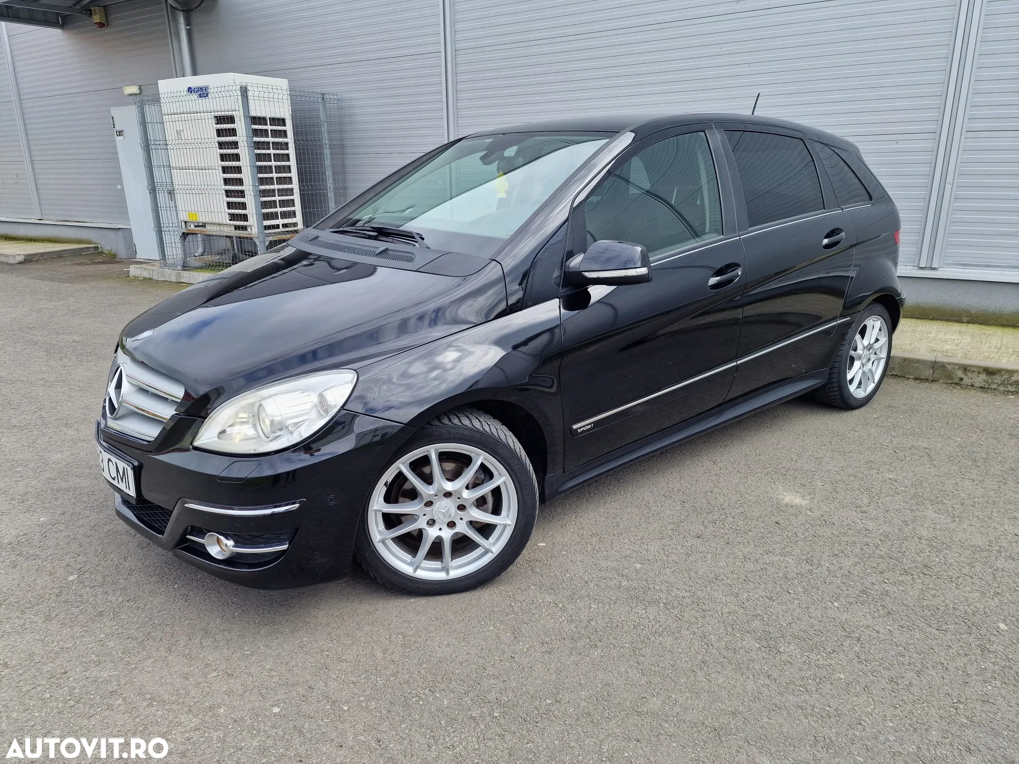 Mercedes-Benz B - 39