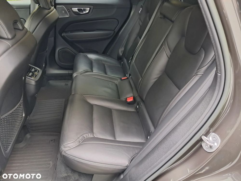 Volvo XC 60 B5 B AWD Inscription - 16